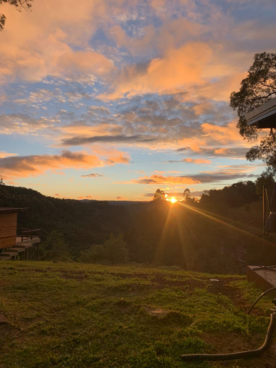 Nascer do sol entre os cânions